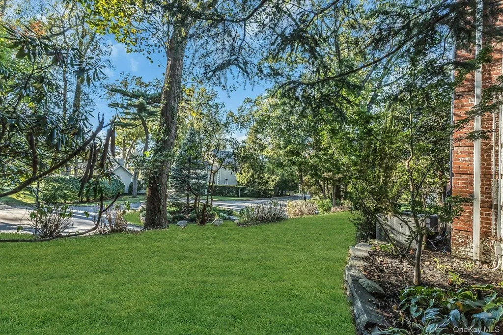 10 Soundview Crest Manhasset NY 11030
