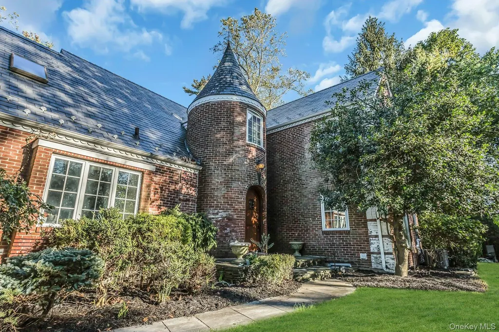 10 Soundview Crest Manhasset NY 11030