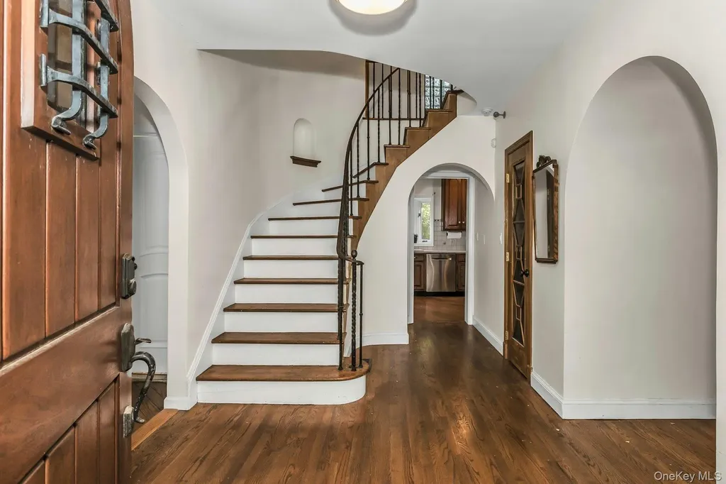 10 Soundview Crest Manhasset NY 11030