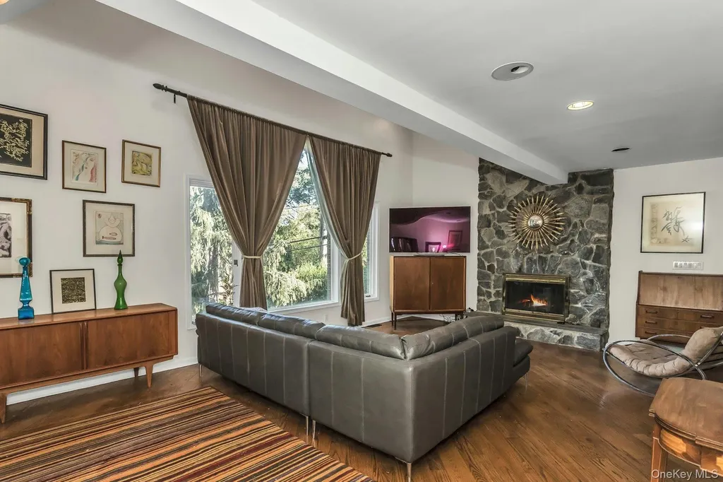10 Soundview Crest Manhasset NY 11030