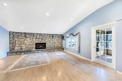 940 Union Street Bohemia NY 11716