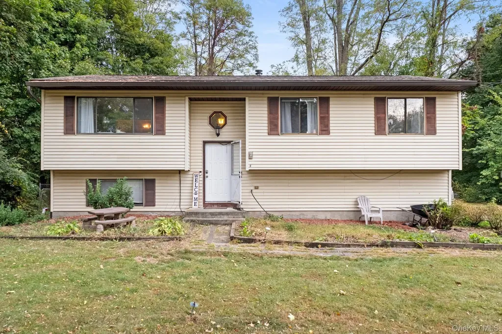 4 Verven Road Poughkeepsie NY 12603