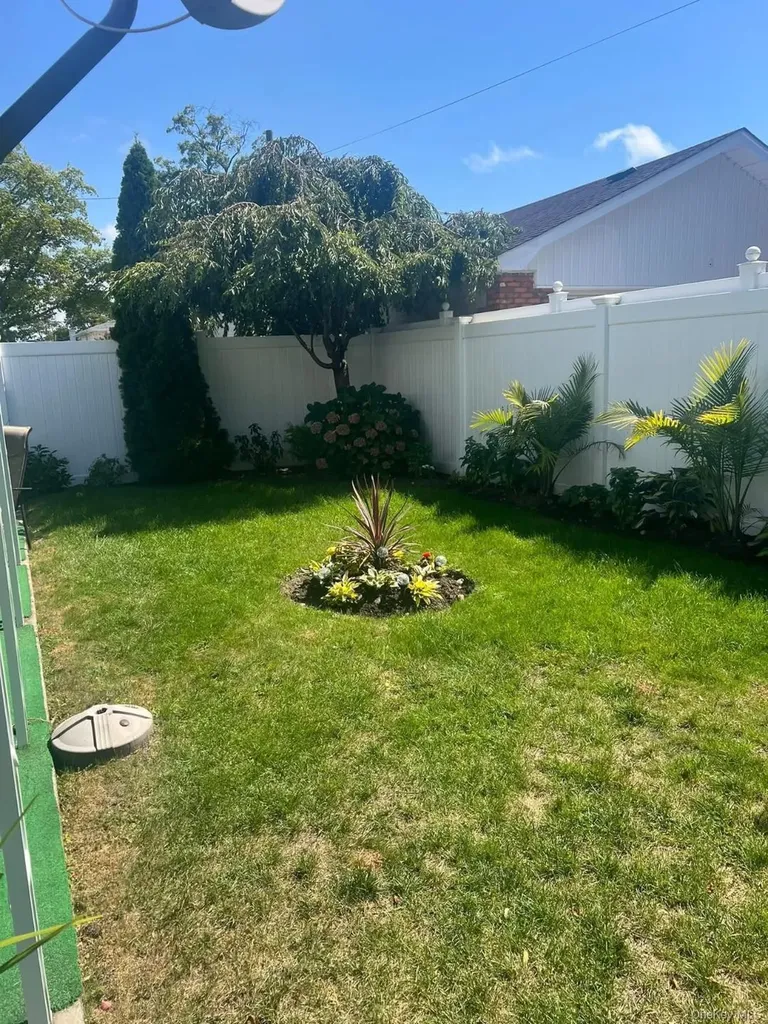 89-08 164 Avenue Howard Beach NY 11414