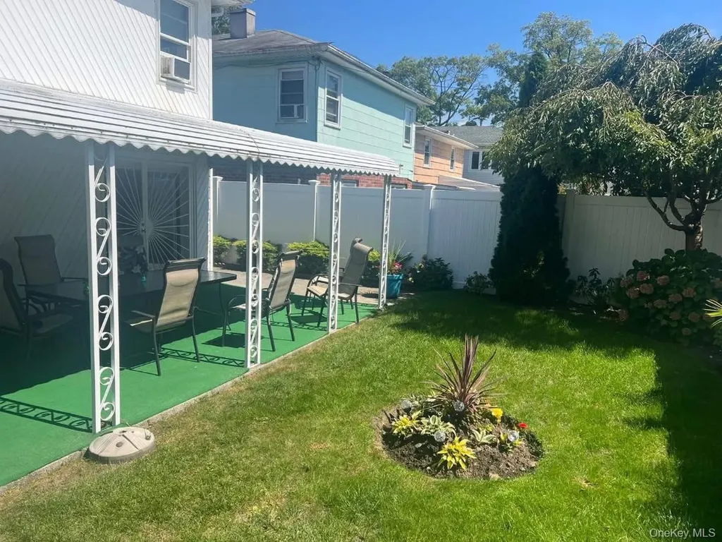 89-08 164 Avenue Howard Beach NY 11414