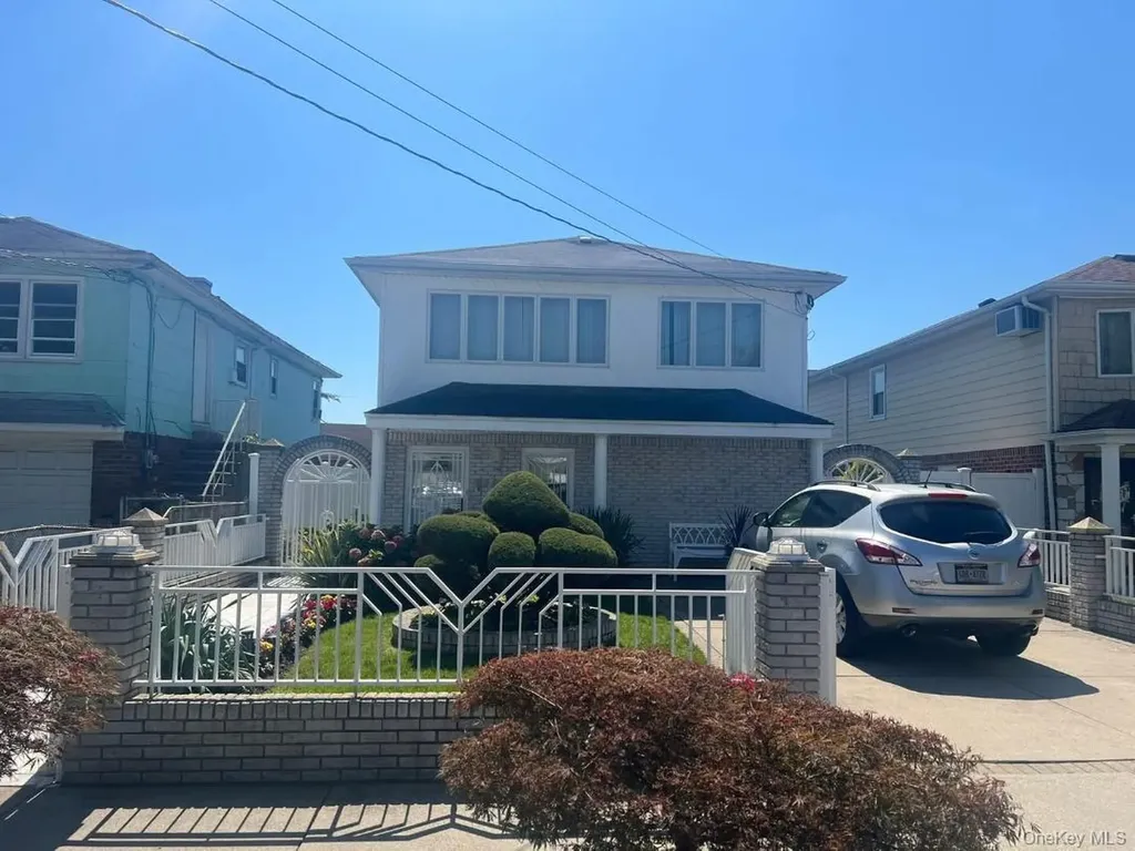 89-08 164 Avenue Howard Beach NY 11414