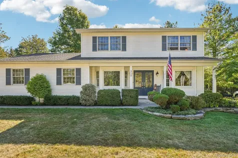 319 Bliss Lane Valley Cottage NY 10989