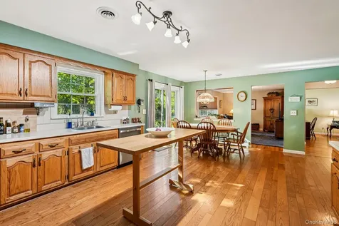 319 Bliss Lane Valley Cottage NY 10989