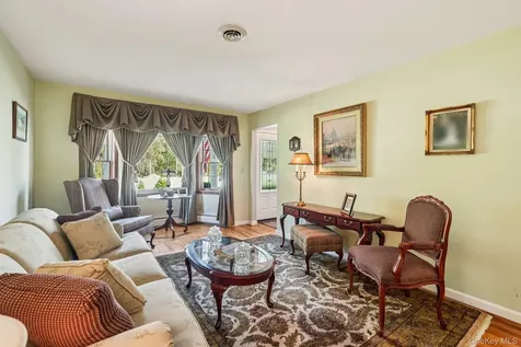 319 Bliss Lane Valley Cottage NY 10989