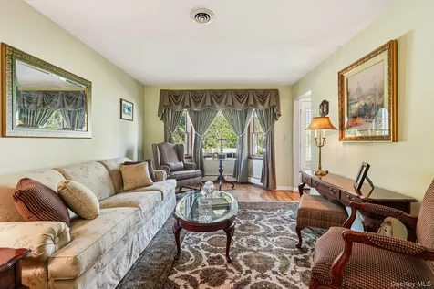319 Bliss Lane Valley Cottage NY 10989