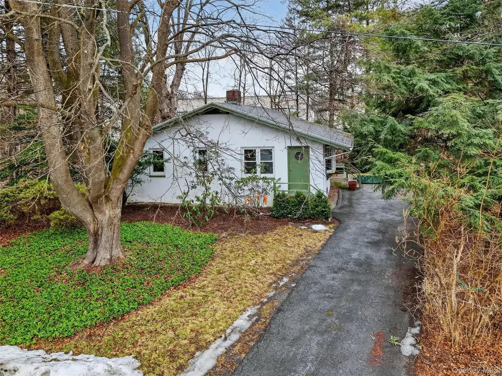 17 Townsend Boulevard Pawling NY 12564