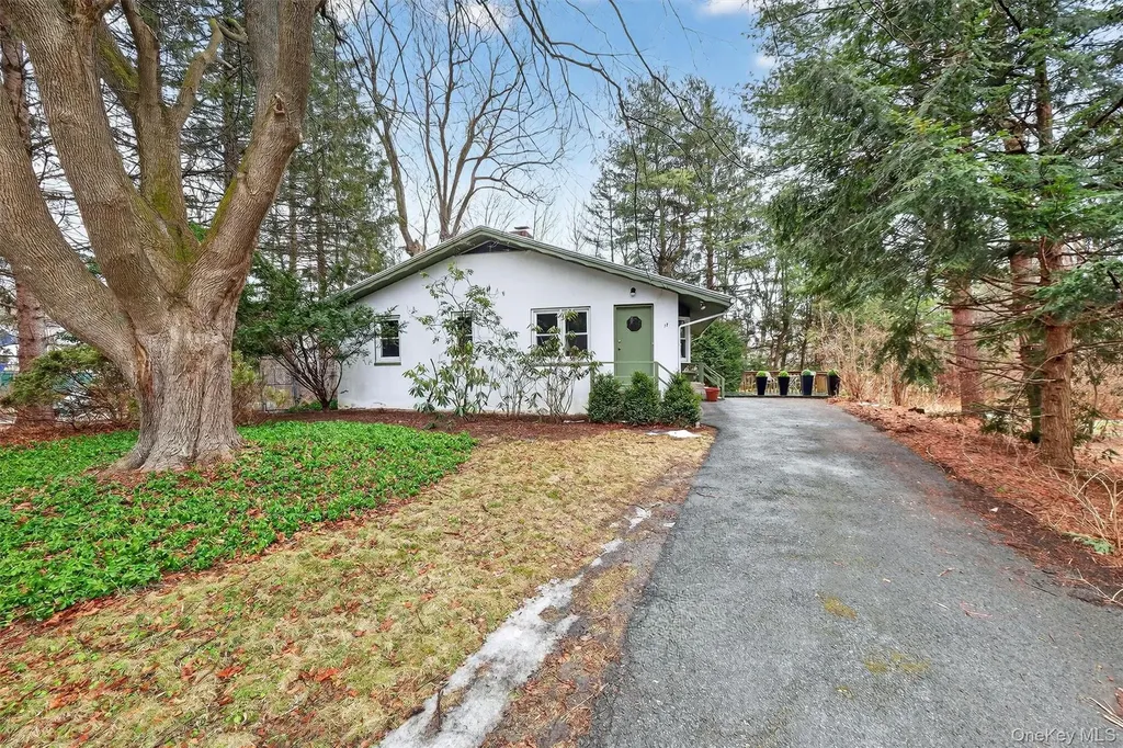 17 Townsend Boulevard Pawling NY 12564
