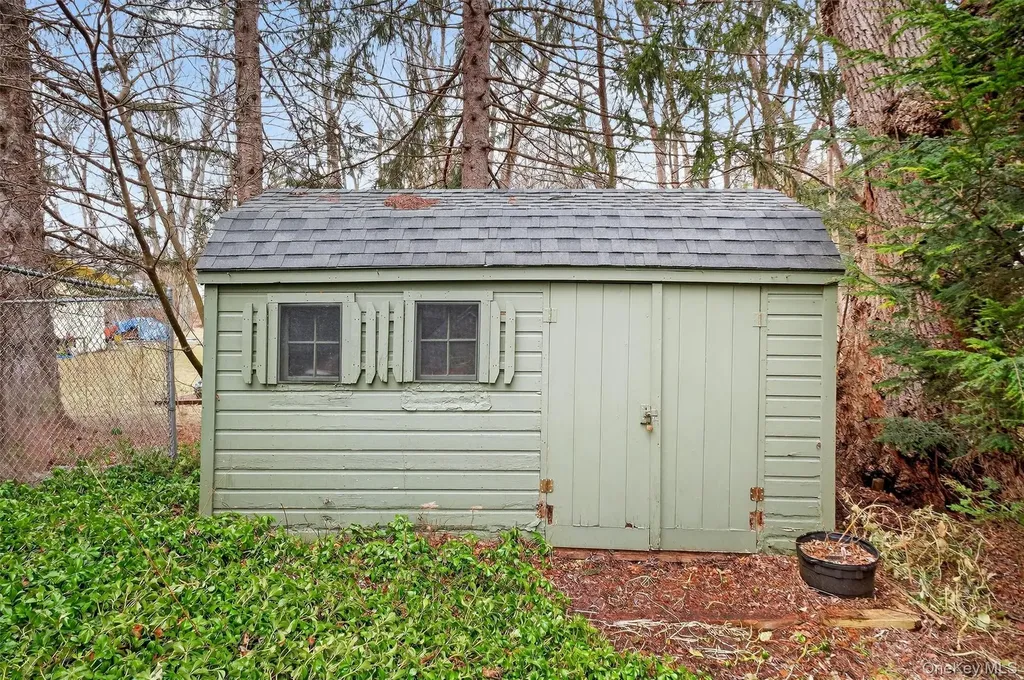 17 Townsend Boulevard Pawling NY 12564