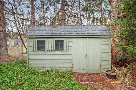 17 Townsend Boulevard Pawling NY 12564