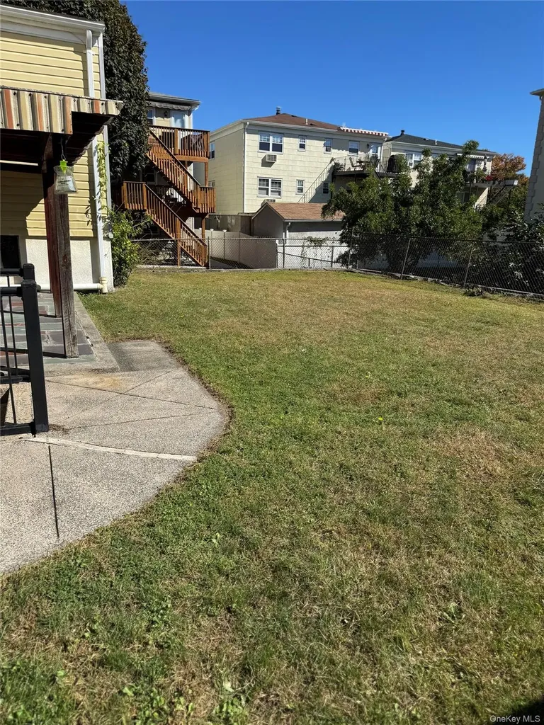 47 Brewster Avenue Yonkers NY 10701