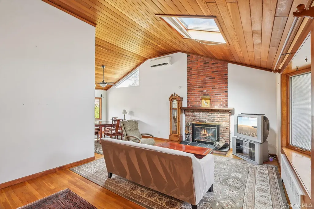 43 Landing Road Huntington NY 11743