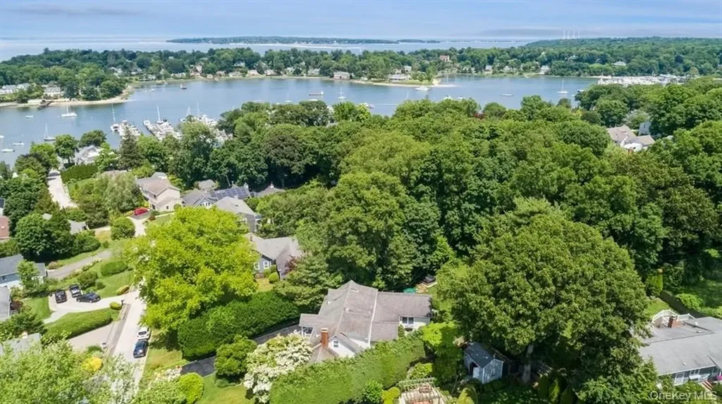 43 Landing Road Huntington NY 11743