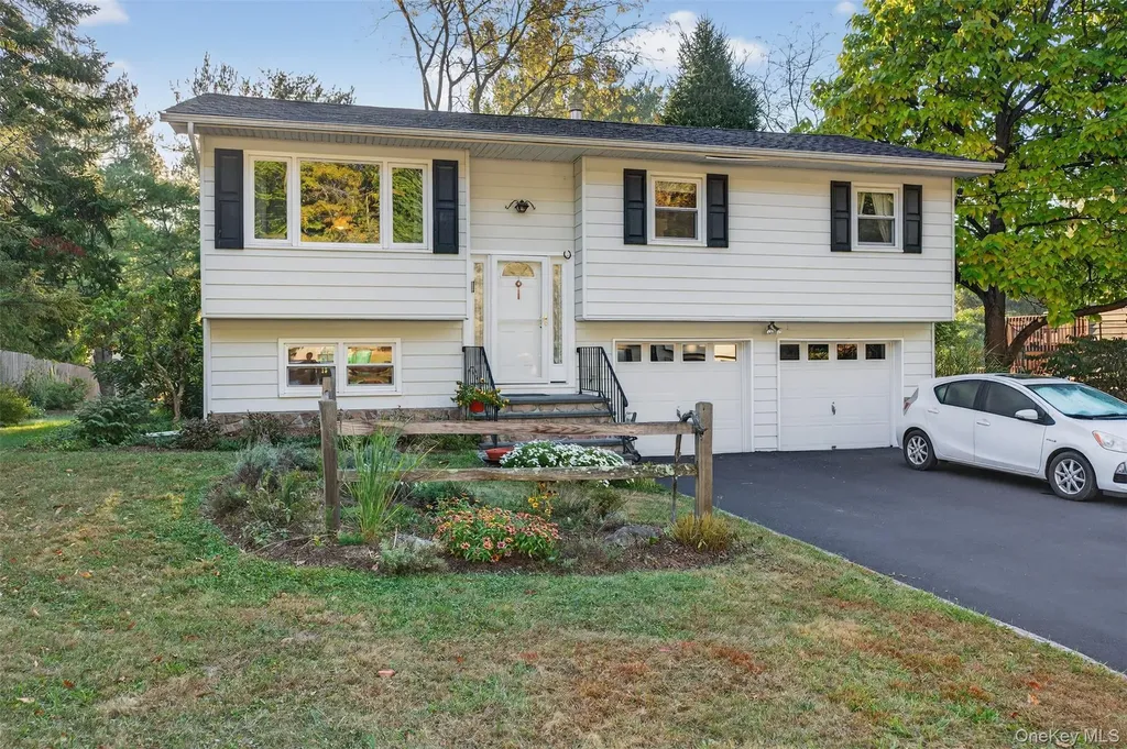 102 Sutton Park Road Poughkeepsie NY 12603