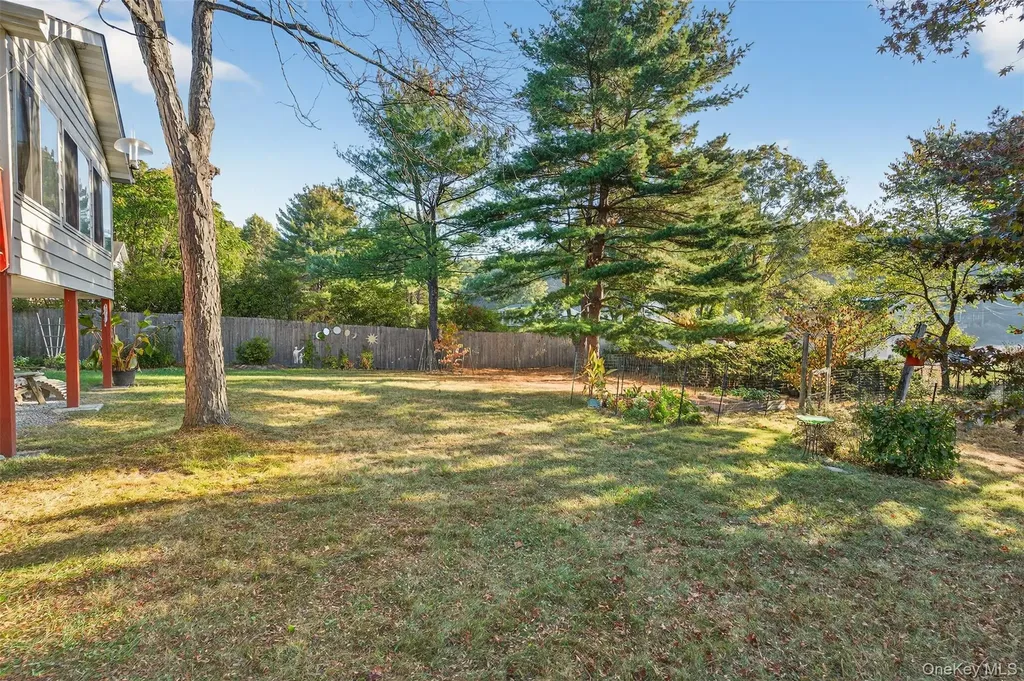 102 Sutton Park Road Poughkeepsie NY 12603
