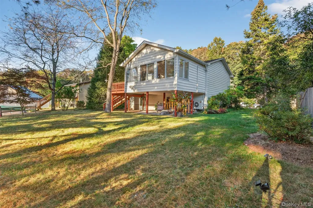 102 Sutton Park Road Poughkeepsie NY 12603