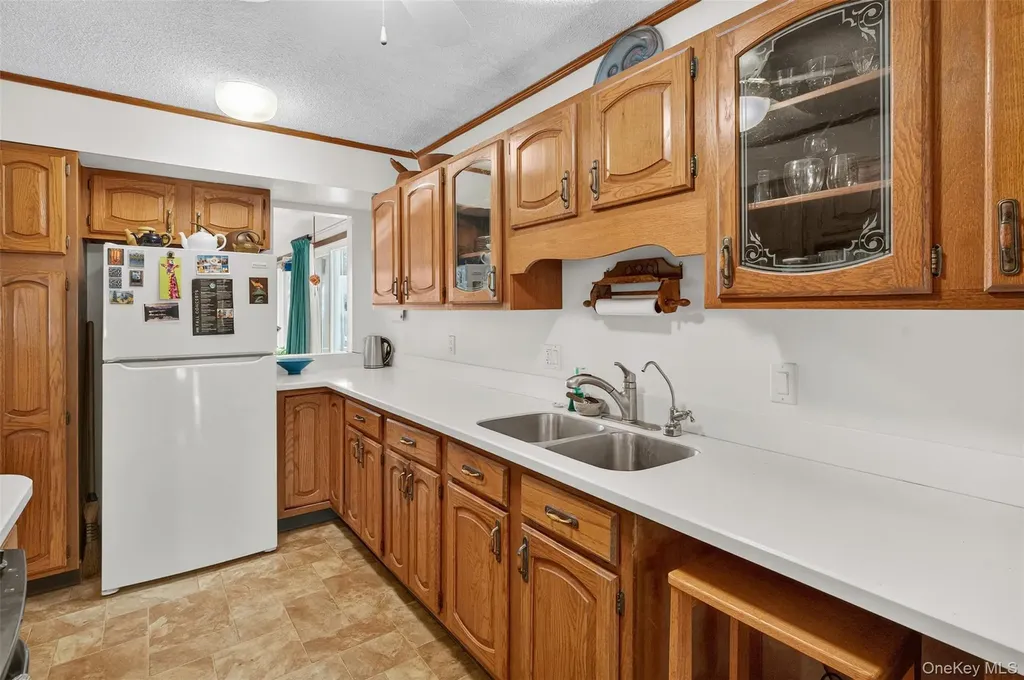 102 Sutton Park Road Poughkeepsie NY 12603
