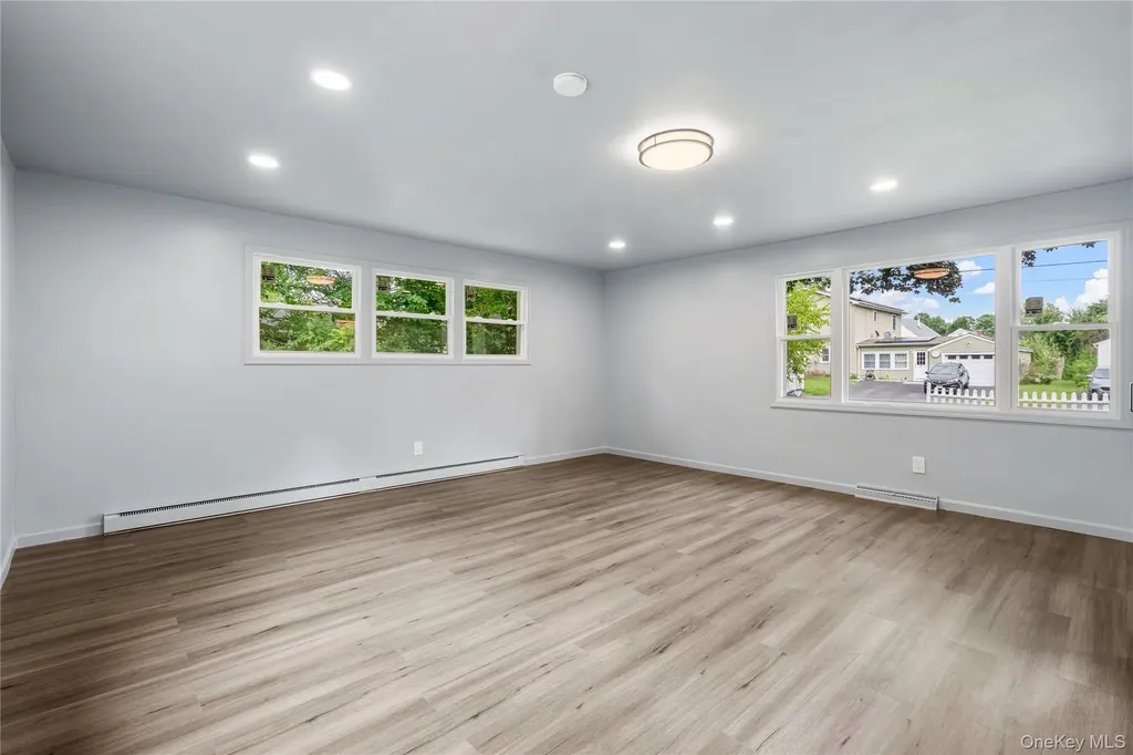 14 Windsor Drive New Windsor NY 12553