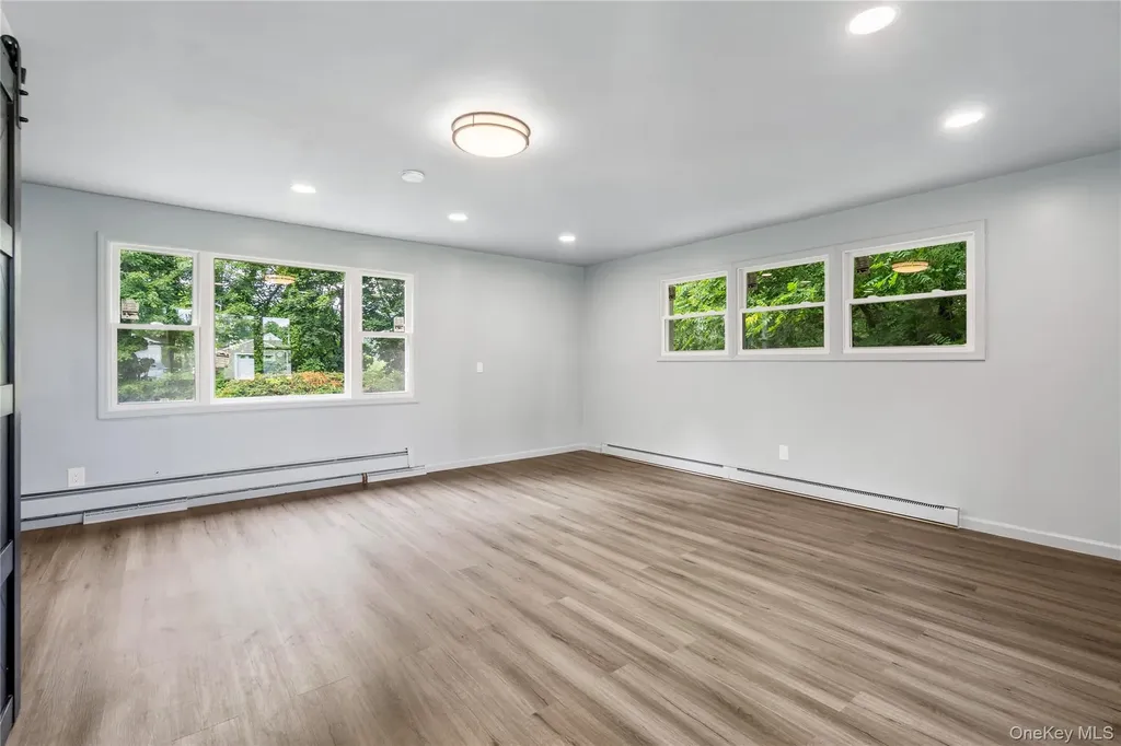 14 Windsor Drive New Windsor NY 12553