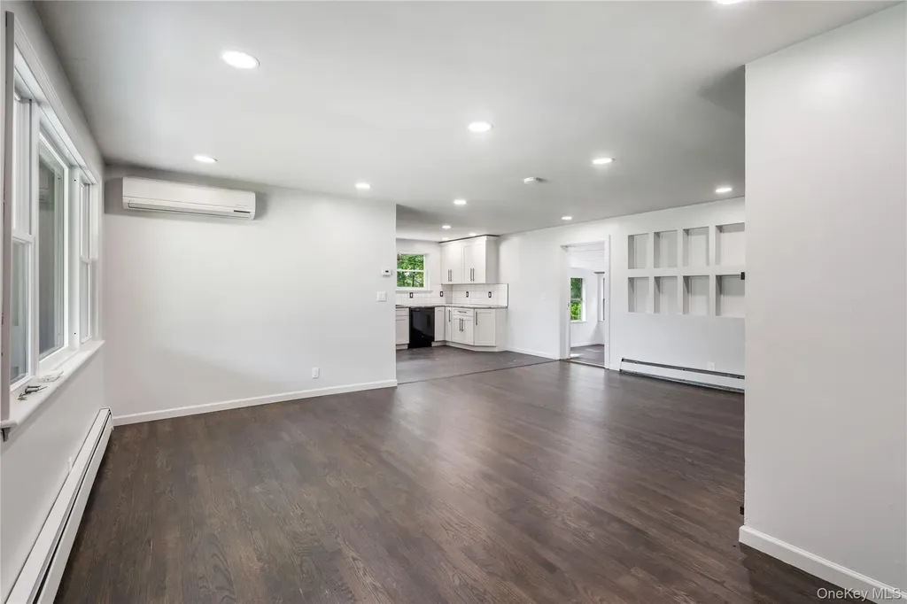 14 Windsor Drive New Windsor NY 12553