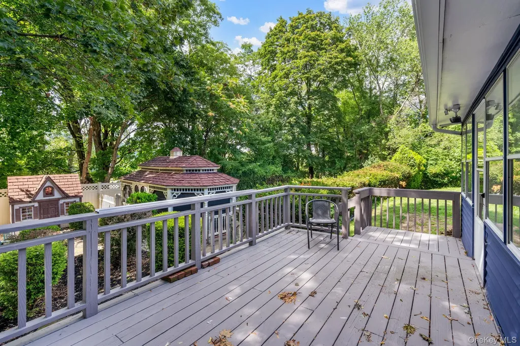 14 Windsor Drive New Windsor NY 12553