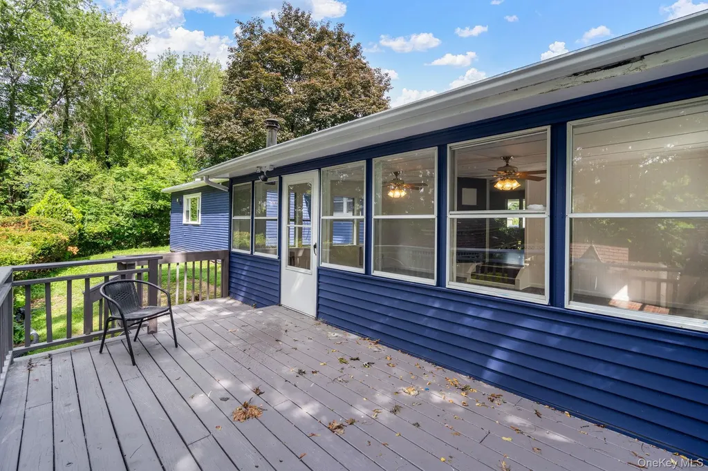 14 Windsor Drive New Windsor NY 12553