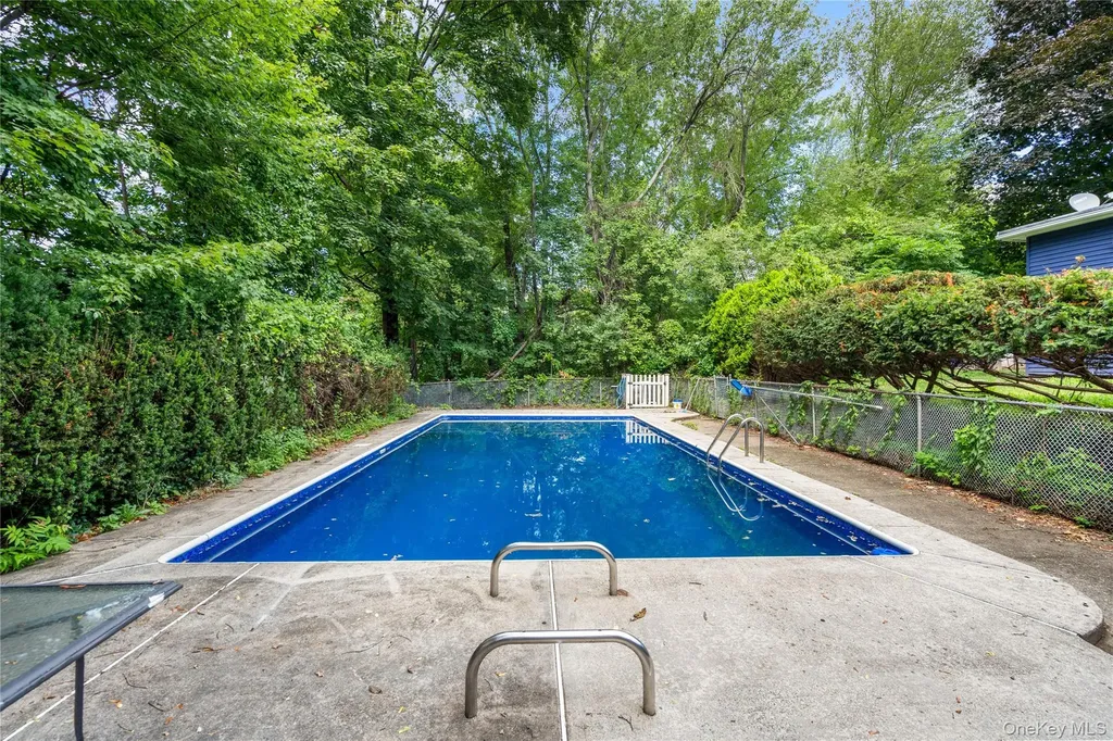 14 Windsor Drive New Windsor NY 12553