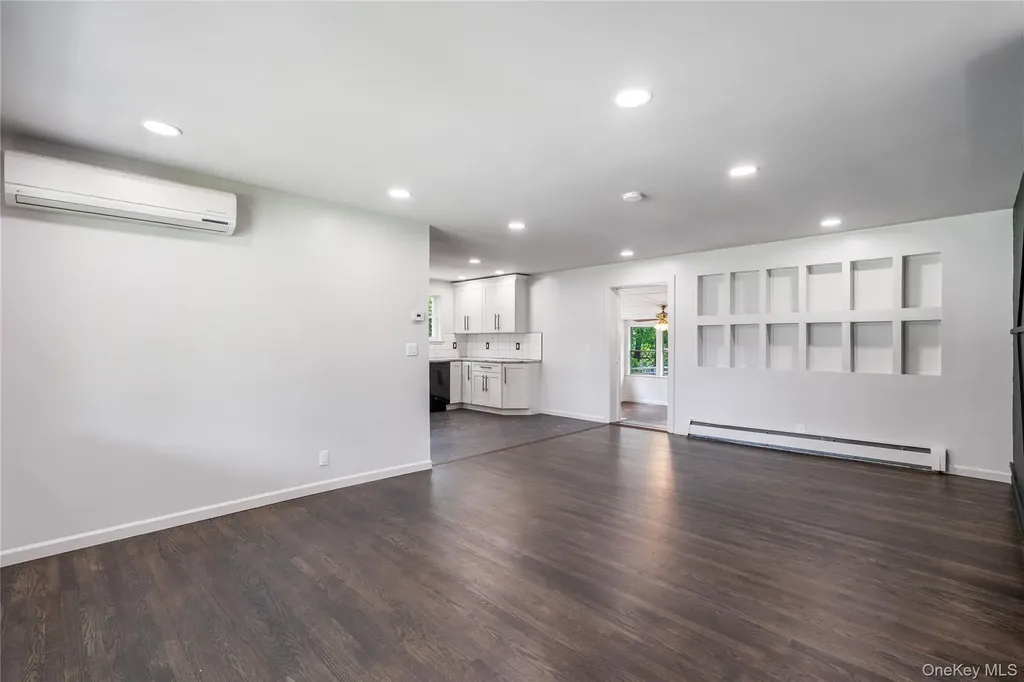 14 Windsor Drive New Windsor NY 12553