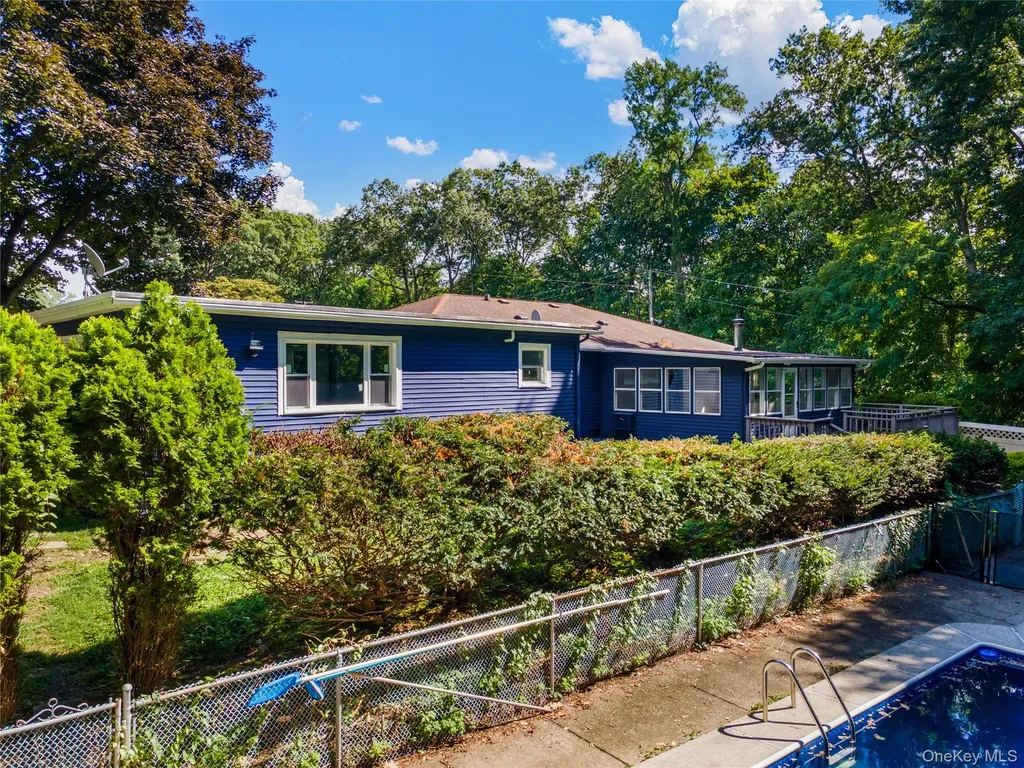 14 Windsor Drive New Windsor NY 12553