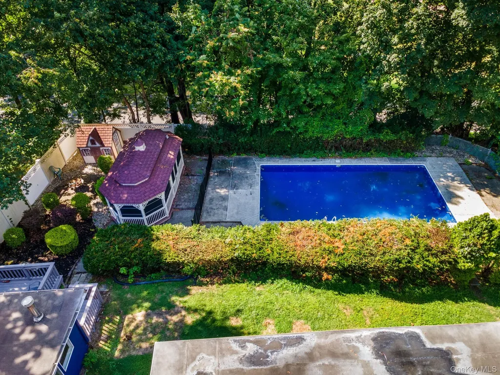 14 Windsor Drive New Windsor NY 12553