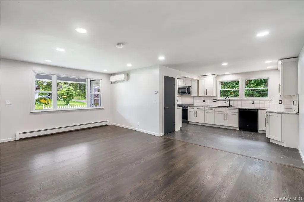 14 Windsor Drive New Windsor NY 12553