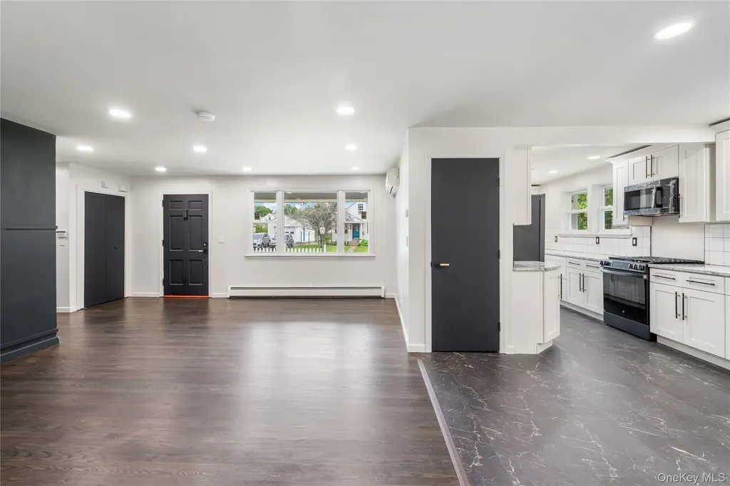 14 Windsor Drive New Windsor NY 12553