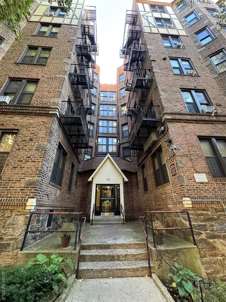 762 Brady Avenue Bronx NY 10462