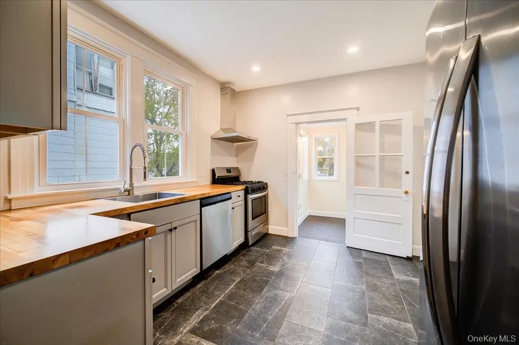 65 Worrall Avenue Poughkeepsie NY 12603