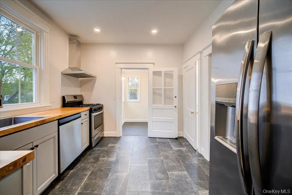 65 Worrall Avenue Poughkeepsie NY 12603