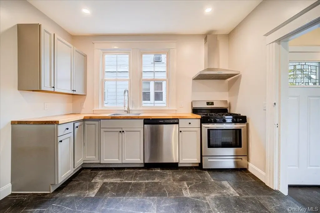 65 Worrall Avenue Poughkeepsie NY 12603