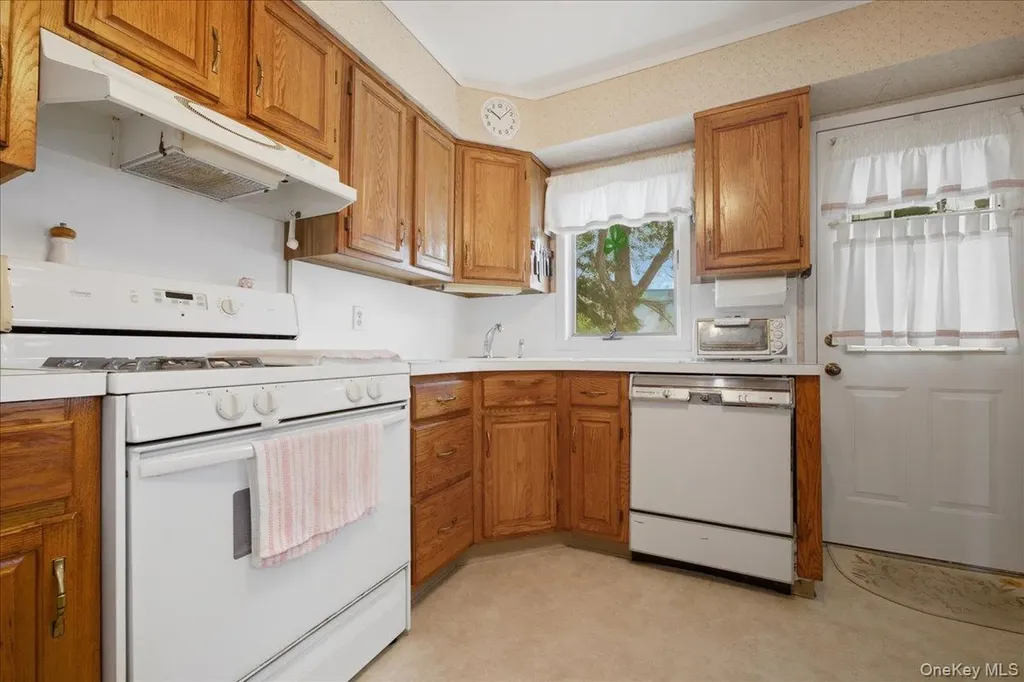 3678 Bernard Drive Wantagh NY 11793