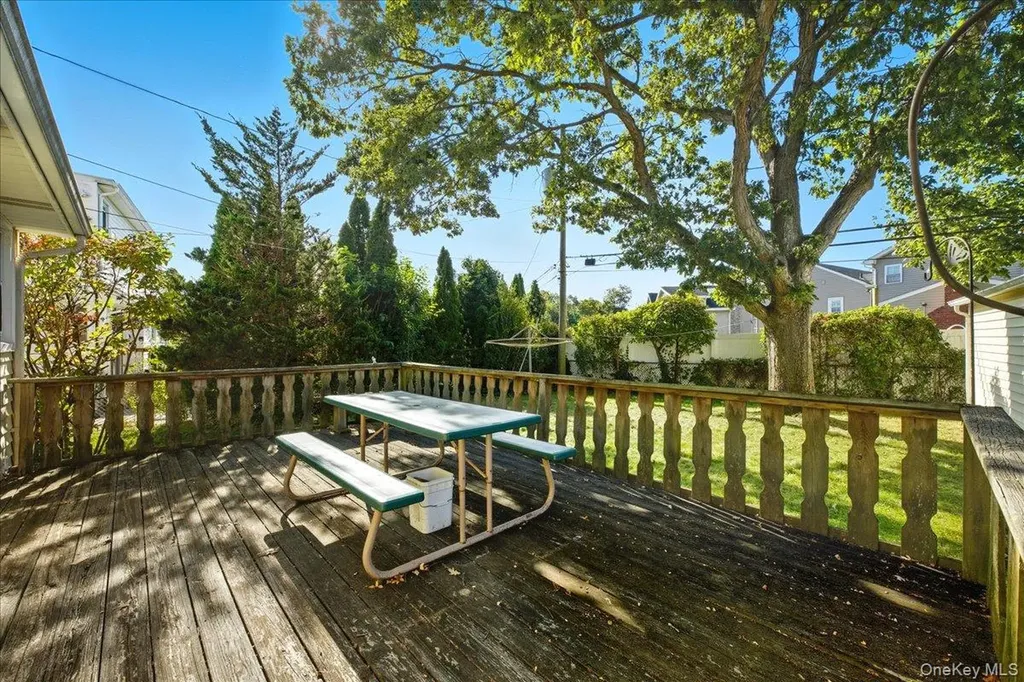 3678 Bernard Drive Wantagh NY 11793