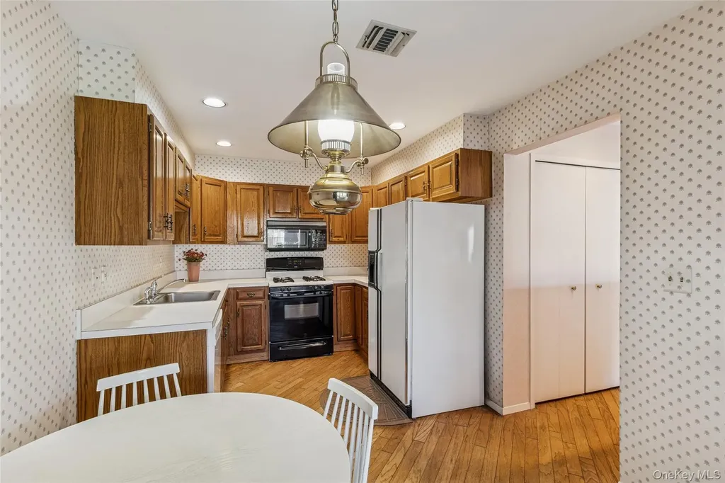 3 Timber Ridge Drive Holbrook NY 11741