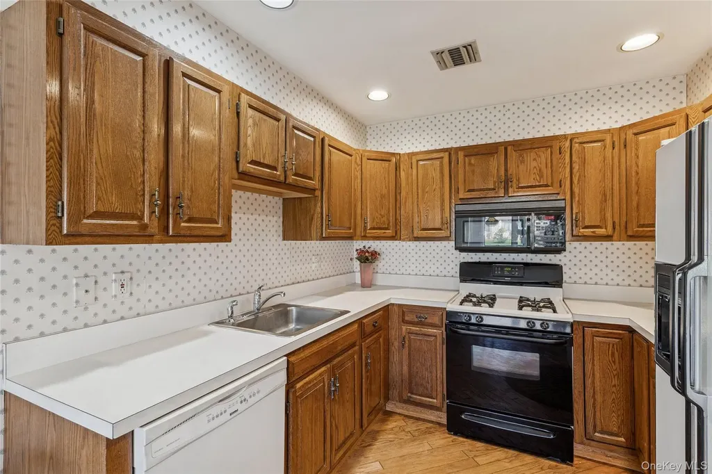 3 Timber Ridge Drive Holbrook NY 11741