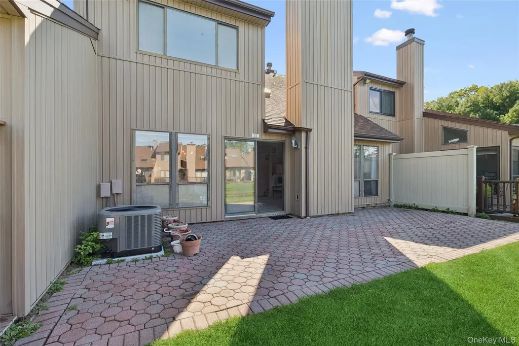 3 Timber Ridge Drive Holbrook NY 11741