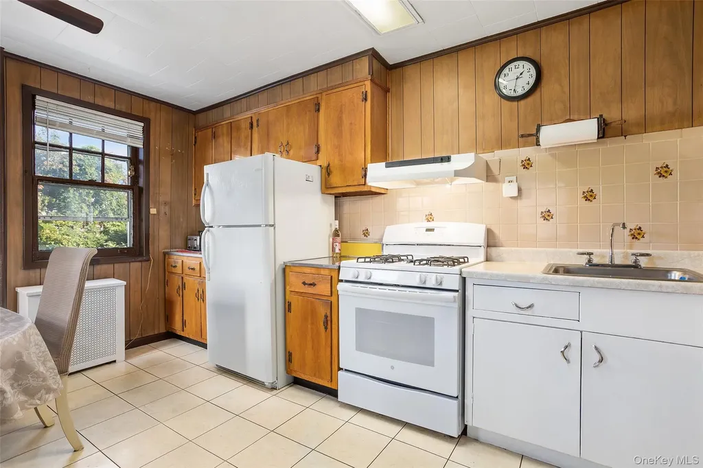 2316 Laconia Avenue Bronx NY 10469