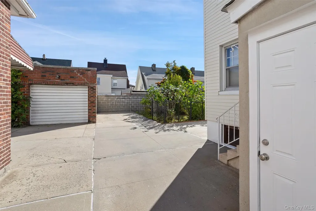 2316 Laconia Avenue Bronx NY 10469