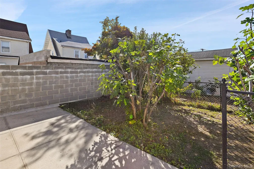 2316 Laconia Avenue Bronx NY 10469