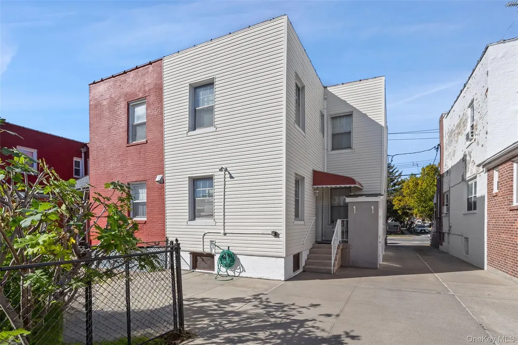 2316 Laconia Avenue Bronx NY 10469