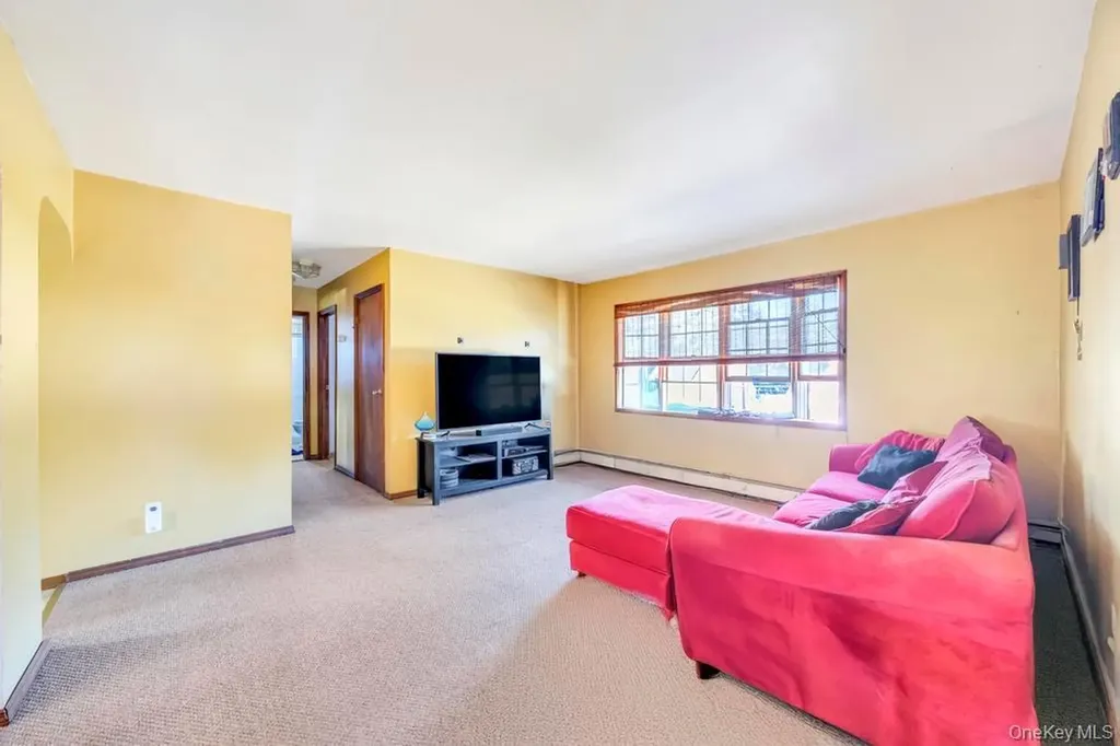 436 18th Street West Babylon NY 11704
