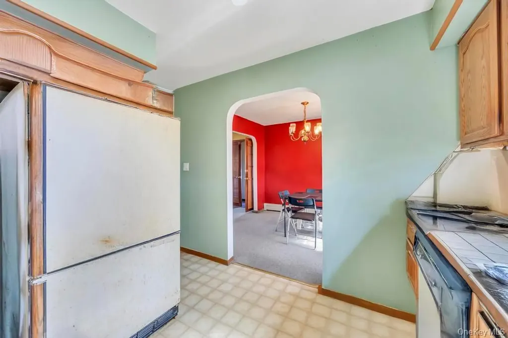 436 18th Street West Babylon NY 11704